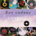 Offrez une expérience unique et artistique !

Avec ce bon cadeau, faites plaisir à vos proches en leur offrant la possibilité de créer leur propre vinyle peint à la main. Chaque vinyle est une œuvre d’art personnalisée, soigneusement peinte pour devenir une décoration unique et originale.

Ce que comprend ce bon cadeau :

Un vinyle entièrement personnalisé, peint à la main selon les souhaits du bénéficiaire.
La possibilité de choisir le design, les couleurs et l’inspiration (univers mystique, vintage, cosy, etc.).
Une création unique et réalisée avec soin, en harmonie avec la couleur du macaron du vinyle.