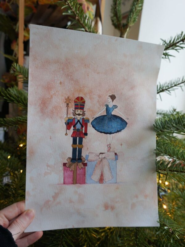 Nutcracker ballet Casse-Noisette Tchaikovsky Aquarelle Aquarela Aquarell Watercolor ballerina jouet gift toys toy world ballerine presents noeuds noel christmas étoiles paillettes glitter paint peinture painting handmade print hellomonamour hellomonamour.fr hello mon amour artist art aquarelle casse-noisette, illustration ballerine Noël, peinture de Noël artisanale, décoration festive unique, cadeau artistique pour Noël, ambiance magique aquarelle, illustration décorative vintage, casse-noisette et ballerine aquarelle