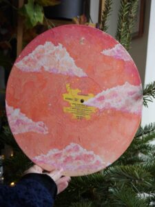 Vinyle ciel rose romantique nuages étoiles lunes paillettes glitter clouds sky view pink neon Vinyle peint à la main Acrylic Acrylique painting Vynil Hello mon Amour hellomonamour gift