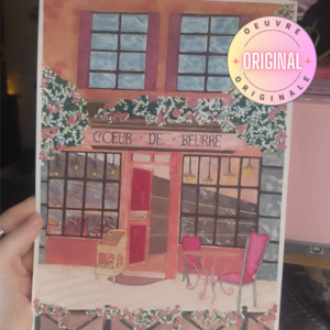 Cœur de beurre

Cœur de beurre est une illustration originale réalisée à la gouache, représentant la devanture d’une pâtisserie chaleureuse et fleurie, baignée d’une atmosphère douce et réconfortante.

Façade aux teintes rosées, vitrines garnies de gourmandises, guirlandes de fleurs délicates et petite terrasse accueillante… cette scène évoque les promenades de village, l’odeur du beurre chaud et des viennoiseries, les instants suspendus devant une pâtisserie de quartier. Une illustration pleine de charme, inspirée de l’art de vivre à la française et des ambiances cosy.

Cette œuvre s’adresse aux amoureux de pâtisserie, de gourmandise, de décoration chaleureuse, d’illustrations architecturales, et d’art traditionnel. Le rendu texturé de la gouache apporte une profondeur et une authenticité uniques, faisant de chaque regard une invitation à entrer.

✨ Une idée cadeau gourmande et poétique
Parfaite comme cadeau pour passionné de pâtisserie, cadeau gourmand, cadeau de Noël, cadeau d’anniversaire, cadeau pour amateur d’art, ou décoration murale pour cuisine, salon ou atelier, cette illustration apportera une touche de douceur et de chaleur à tout intérieur.
Illustration pâtisserie, illustration gourmande, art à la gouache, illustration façade, pâtisserie française, art traditionnel, illustration cosy, décoration murale cuisine, affiche gourmande, illustration architecturale, art poétique, idée cadeau gourmand, cadeau pâtisserie, illustration fait main.
