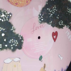 Vinyle Taylor Swift Swifties custom painted ciel rose romantique nuages étoiles lunes paillettes glitter clouds sky view pink neon Vinyle peint à la main Acrylic Acrylique painting Vynil Hello mon Amour hellomonamour gift
